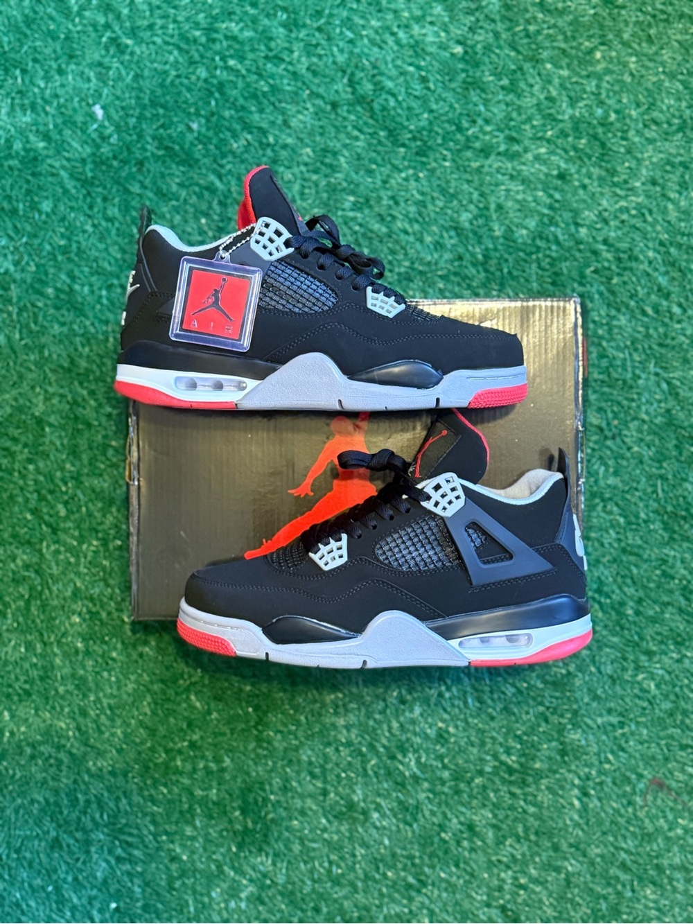 Air Jordan 4 Retro “Bred”